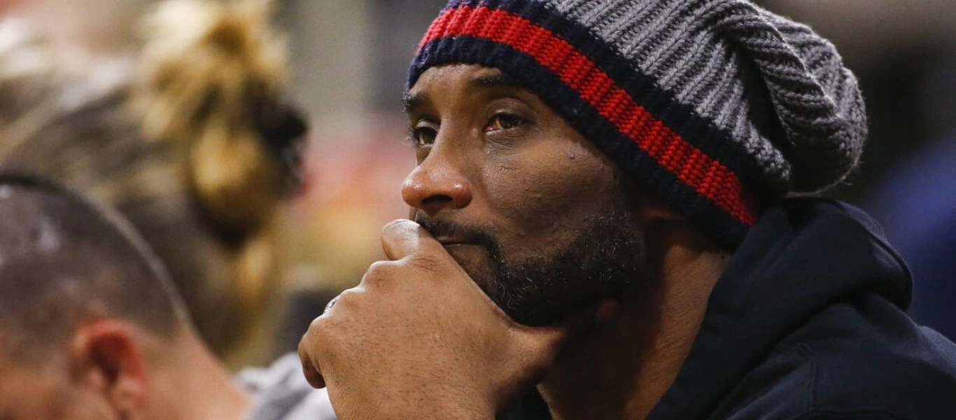 Επιτήδειοι «θησαυρίζουν» από τον θάνατο του Κόμπι Μπράιαντ - Πουλούν μια περιουσία αντικείμενα που είχε υπογράψει (φωτο)